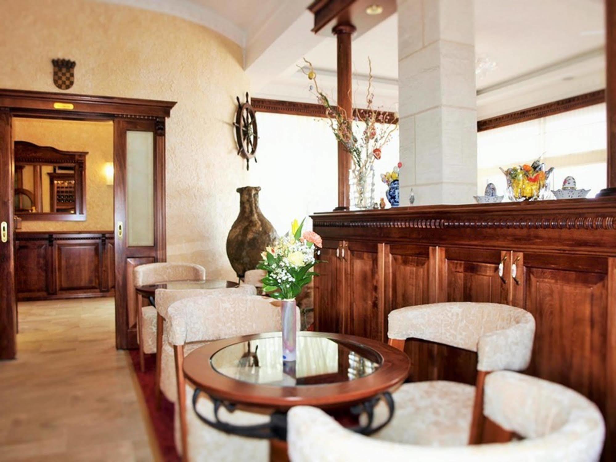 Schubert Hotel